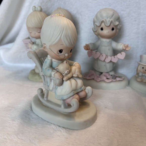 Precious Moments Figurines Lot 9 total Grandparents Reading Bible Angel Waterin - Picture 4 of 10